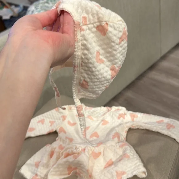 Onesie, heart, long sleeve, dress with bonnet - Picture 4 of 5